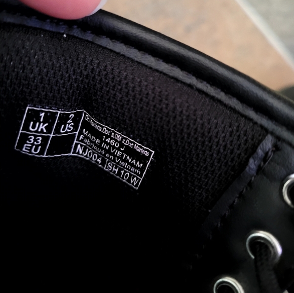 Dr. Martens Black Combat Boots Iconic Style - Picture 6 of 8